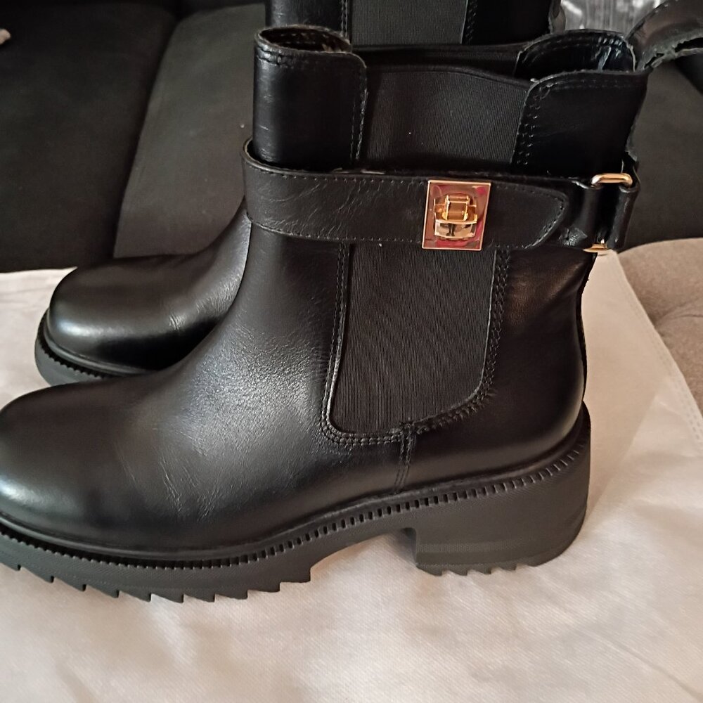 STEVE MADDEN BLACK LEATHER GATES WOMEN'S BOOT SZ 10 NWOT NWOB - Picture 7 of 11